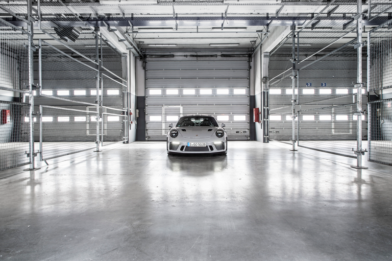 Illustration for article titled The 2019 Porsche GT3 RS Is The Exception To The Rules Of Physics